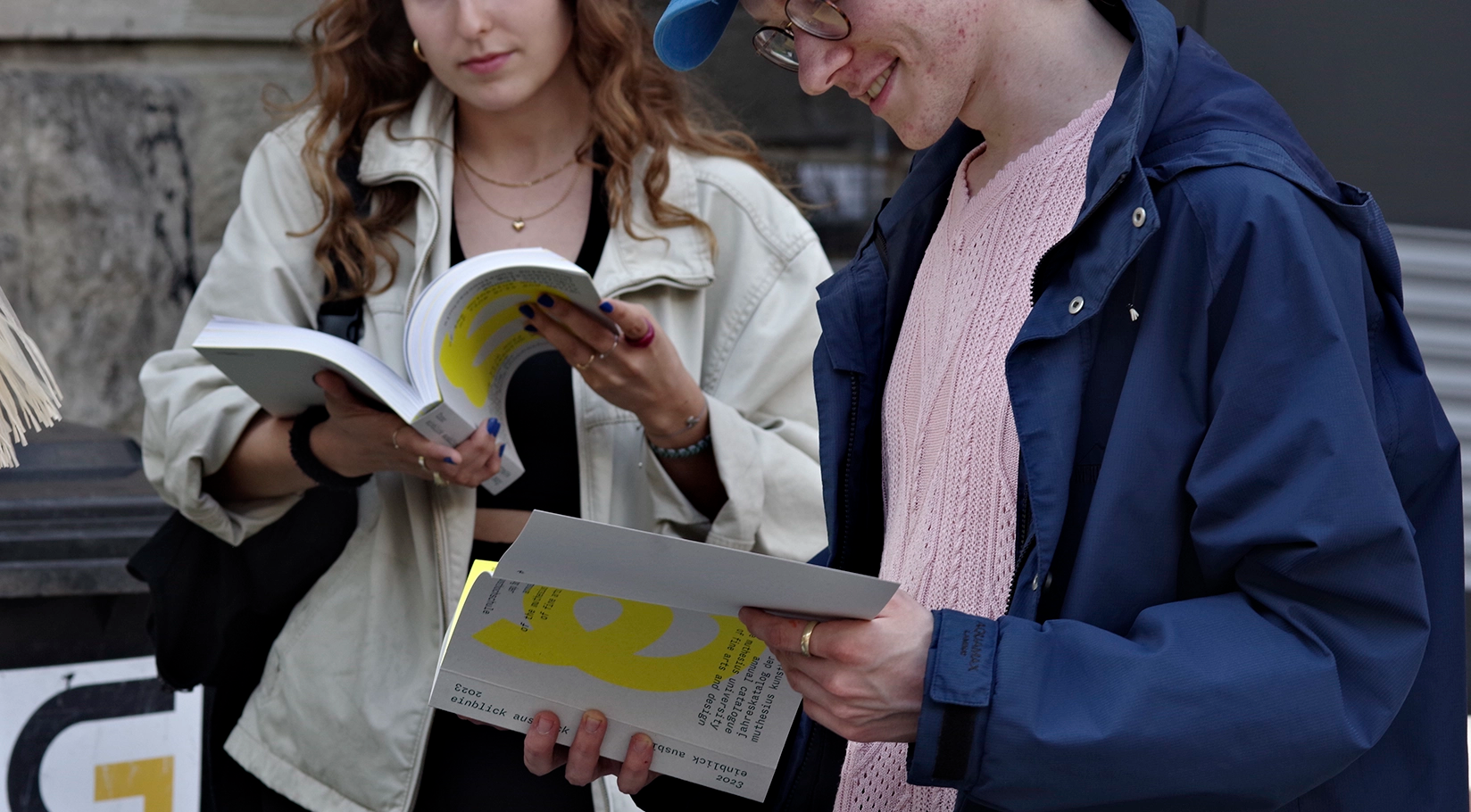 Einblick/Ausblick 2023 - Corporate Design für die Jahresausstellung der Muthesius Kunsthochschule von Alina Moldenhauer